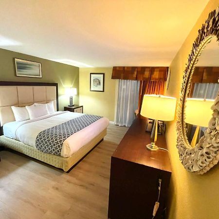 Hutchi Bell Hotel South Hutchinson Buitenkant foto