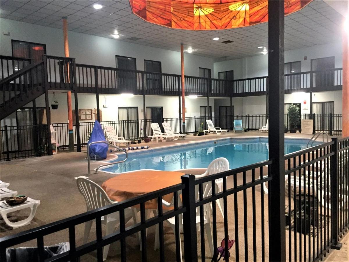 Hutchi Bell Hotel South Hutchinson Buitenkant foto