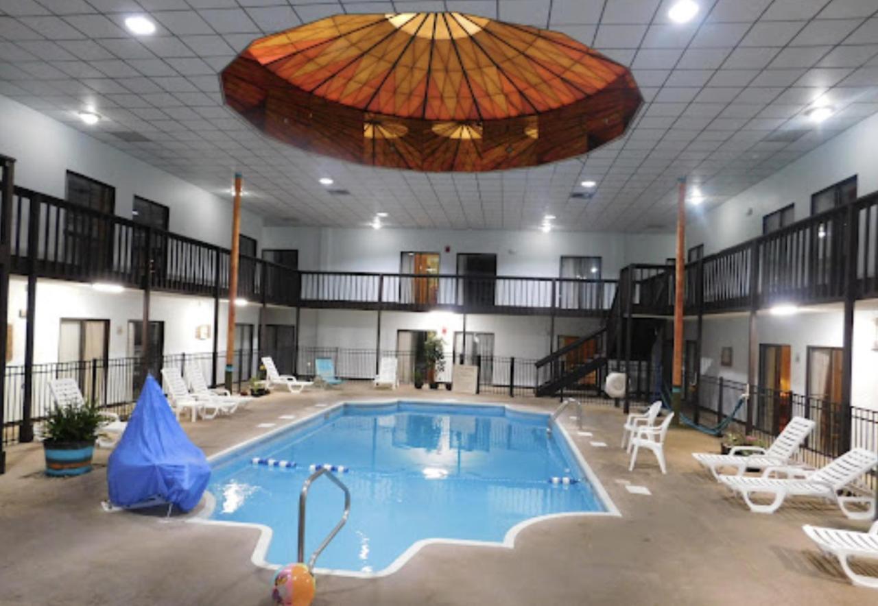 Hutchi Bell Hotel South Hutchinson Buitenkant foto