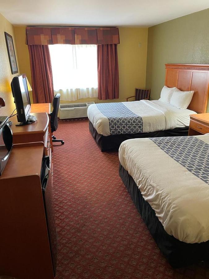 Hutchi Bell Hotel South Hutchinson Buitenkant foto
