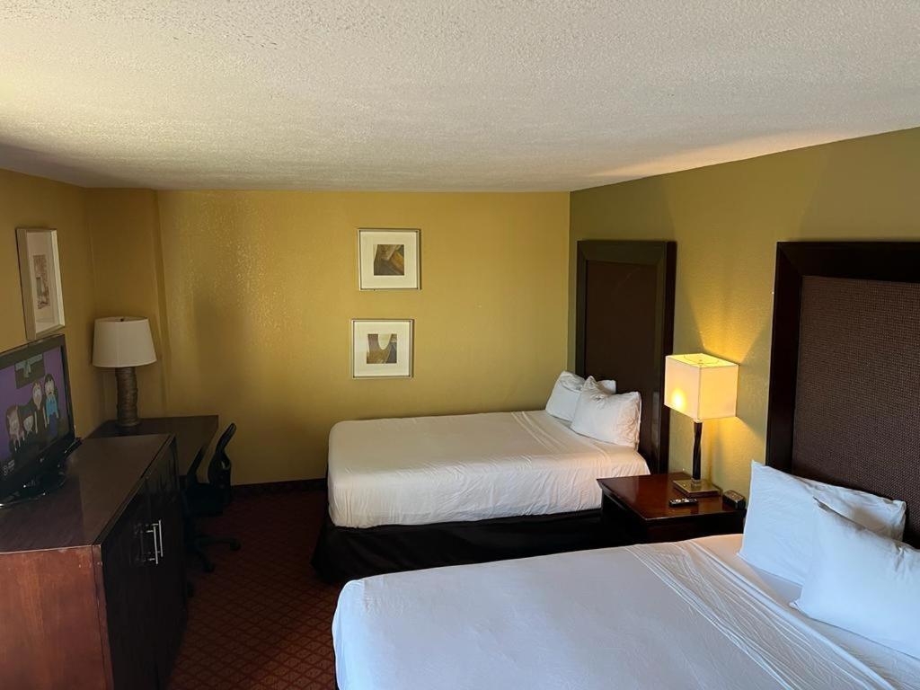 Hutchi Bell Hotel South Hutchinson Buitenkant foto